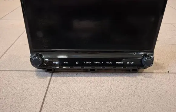 KIA Xceed Radio/CD/DVD/GPS head unit 96560J7550