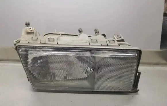 Mercedes-Benz 190 W201 Headlight/headlamp 203219H