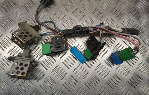 Citroen C5 Cooling fan wiring 9640332180 9641212580 9641212680