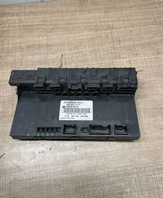 Mercedes-Benz CLK A209 C209 Fuse module 2095451601 5DK00848605