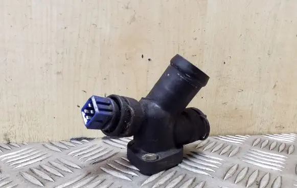 Volkswagen Transporter - Caravelle T4 Engine coolant pipe/hose 074121132