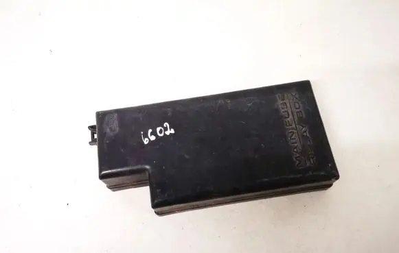 Subaru Impreza I Fuse box cover lb100503w mb500100b