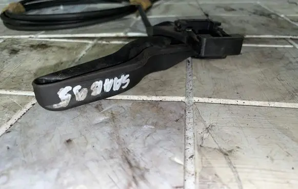 Saab 9-5 Engine bonnet (hood) release handle 7002346