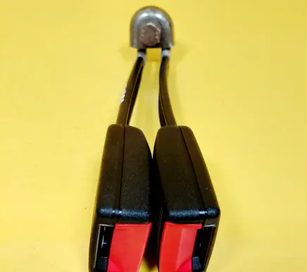 Volkswagen Polo III 6N 6N2 6NF Rear seatbelt buckle 6N0857739