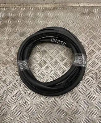 KIA Sorento Rear door rubber seal (on body) 