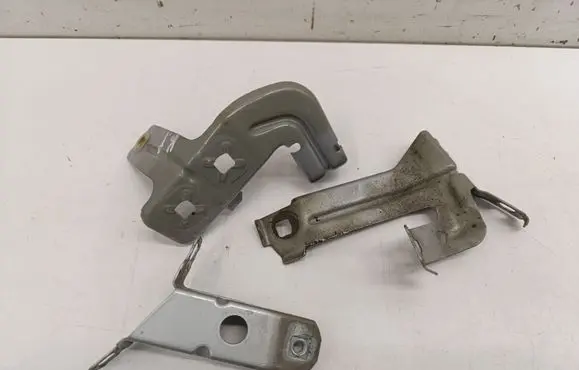 BMW 4 F36 Gran coupe Fender mounting bracket 7255821