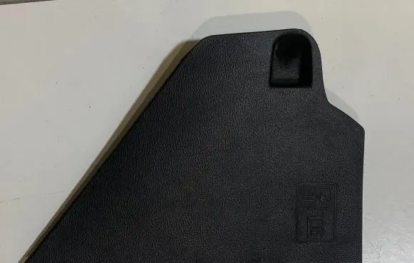 Ford Mustang VI Fuse box cover FR3B63020C62