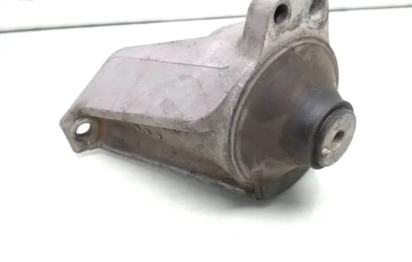 Honda Civic Engine mount bracket 21smt