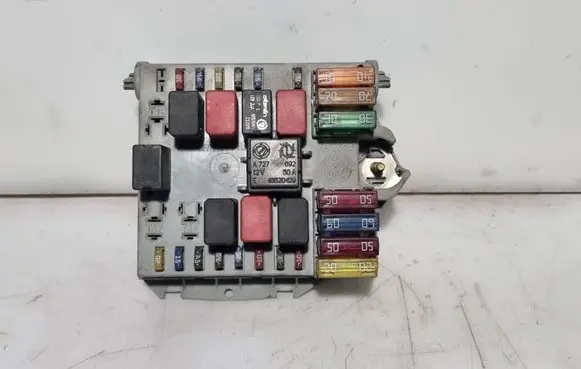Fiat Punto (188) Fuse module A223
