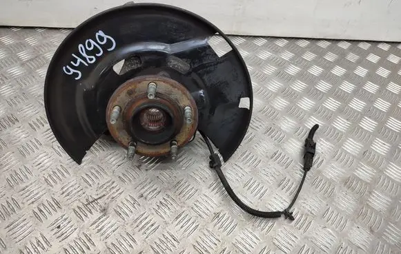 Opel Zafira C Front wheel hub 13394837