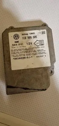 Volkswagen PASSAT B7 Airbag control unit/module 1C0909605 48020607B 5WK43121
