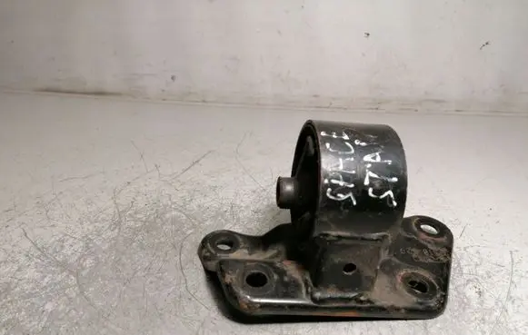 Mitsubishi Space Star Engine mount bracket
