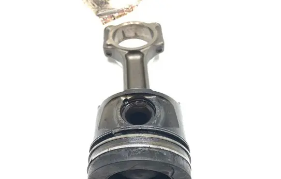 Renault Megane IV Piston with connecting rod 