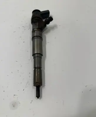 BMW 5 E60 E61 Fuel injector 0445110209