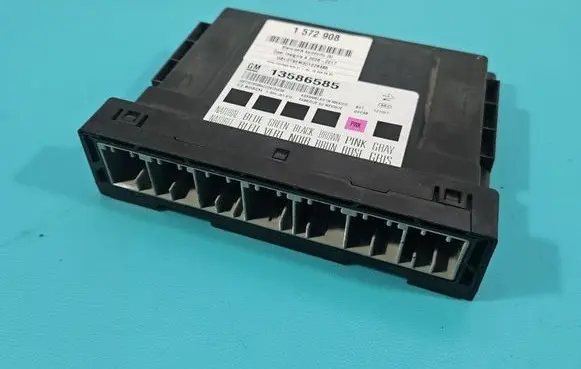 Opel Insignia A Central body control module 13586585 IMPRK1572908