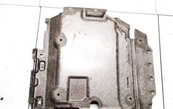 Mercedes-Benz GL X164 Engine splash shield/under tray 1646800823