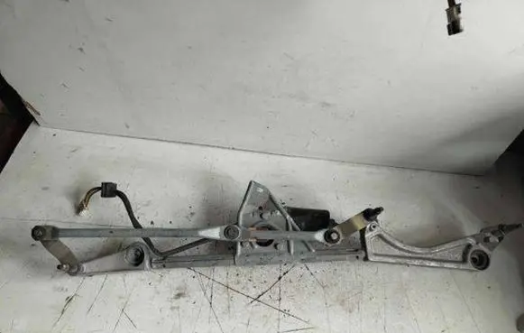 Mercedes-Benz C W203 Front wiper linkage and motor 404518 A2038200342 4024A