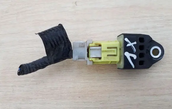 Subaru XV Airbag deployment crash/impact sensor 98231FJ000