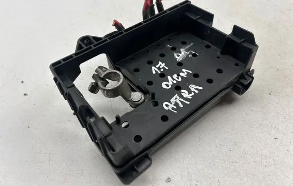 Opel Astra J Fuse module 365927271 1200800000 1110007AA