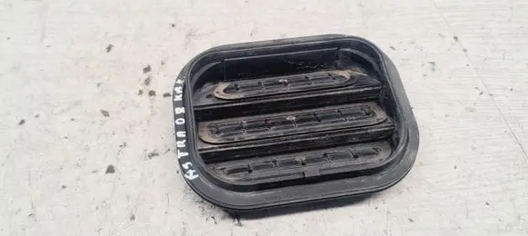 Opel Astra H Quarter panel pressure vent 90569661 1823778