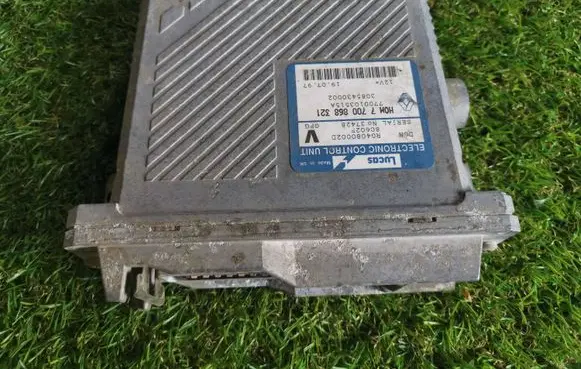 Volvo S40, V40 Engine control unit/module 7700868321 3085430002 7700103515A