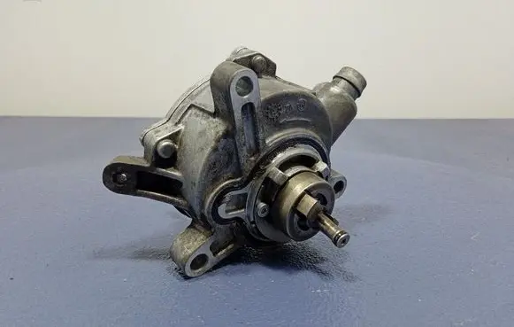 Volvo XC90 Vacuum pump 30731825