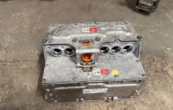 Skoda Octavia Mk4 Voltage converter inverter 5WA907070B
