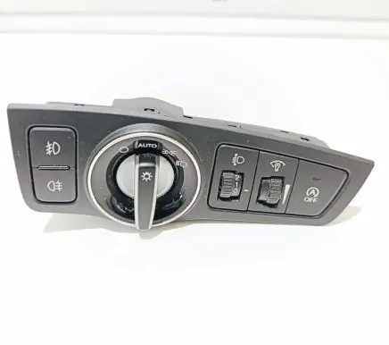 Hyundai i40 Light switch 933003Z200 39R1001000