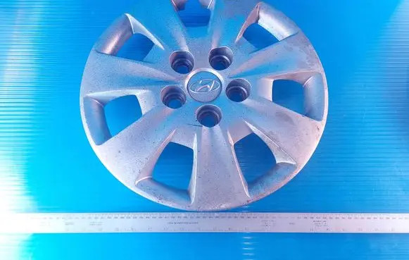 Hyundai i30 R15 wheel hub/cap/trim 529602L000