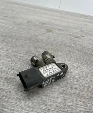 Renault Laguna III Exhaust gas pressure sensor 8200469905 0281002772