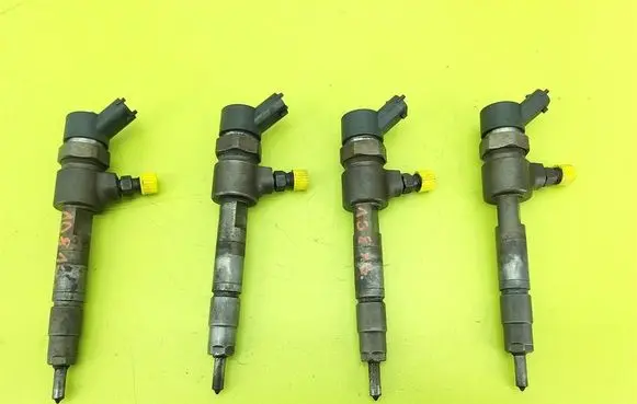 Alfa Romeo 147 Fuel injectors set 0445110