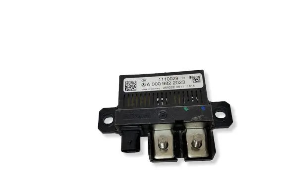 Mercedes-Benz Vito Viano W447 Charging relay A0009822023