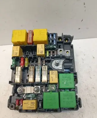 Peugeot 208 Fuse box set 4525852 MATR4194