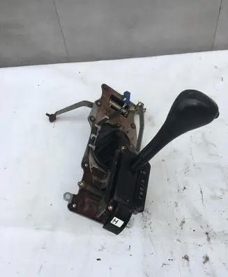 Toyota Land Cruiser (HDJ90) Gear selector/shifter in gearbox 