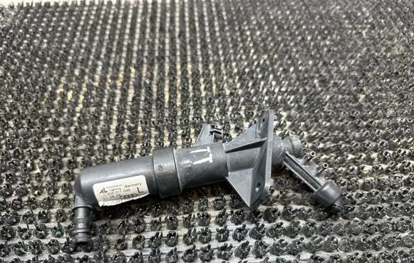 Audi TT TTS Mk2 Headlight washer spray nozzle 8J0955101A