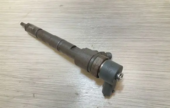 Opel Insignia A Fuel injector 0445110423 55577668