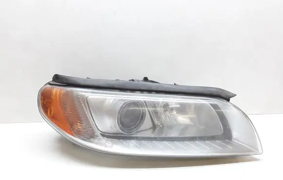 Volvo V70 Headlight/headlamp 31214348