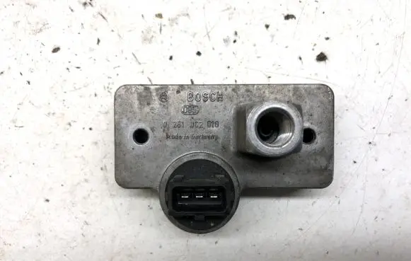 Audi 100 S4 C4 Air pressure sensor 0281002018