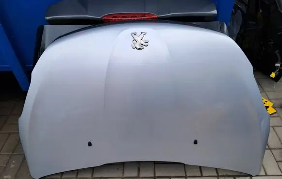 Peugeot 208 I Engine bonnet/hood 