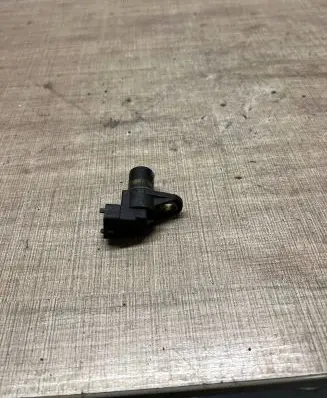 Mercedes-Benz E W211 Camshaft speed sensor A0031539728 470304