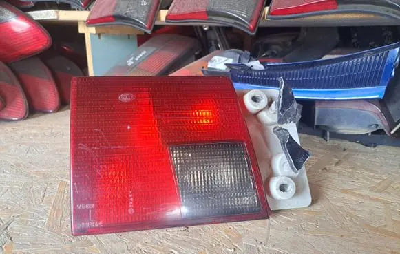 Audi A6 S6 C4 4A Tailgate rear/tail lights 4A0945093 145591