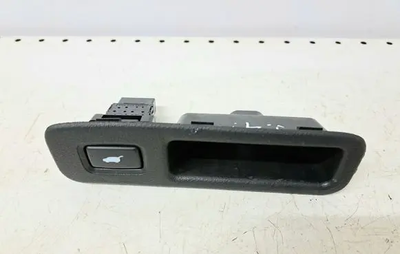 Honda Accord Tailgate/boot open switch button 