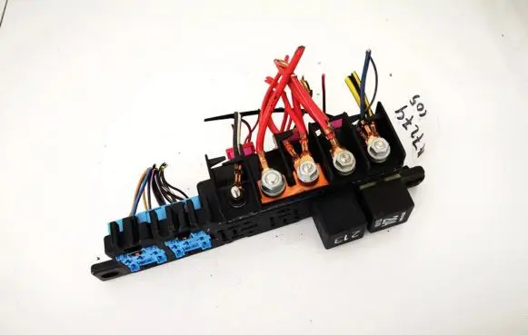 Audi A4 S4 B5 8D Fuse box set 8l0941822a