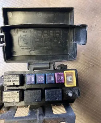 Chevrolet Captiva Fuse module 7E28