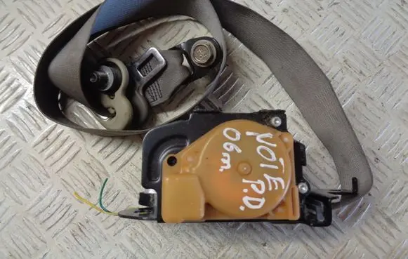 Nissan Note (E11) Front seatbelt 868849U10B