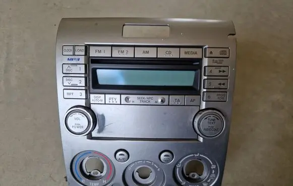 Mazda BT-50 Radio/CD/DVD/GPS head unit US1666DSXA