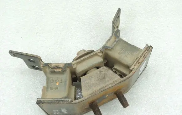 Ford Ranger Gearbox mounting bracket 2204725 EB3G7E373CC