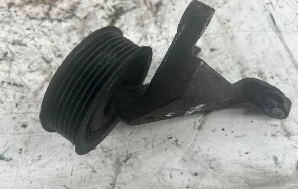 Mercedes-Benz CLS C218 X218 Generator/alternator belt tensioner A6422300342