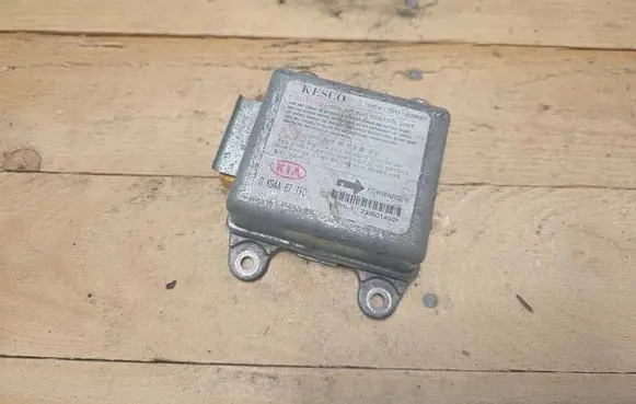 KIA Clarus Airbag control unit/module 0K9AA677F0