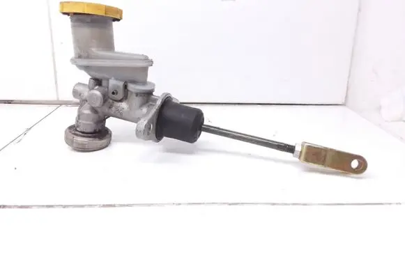 Subaru Impreza II Master brake cylinder